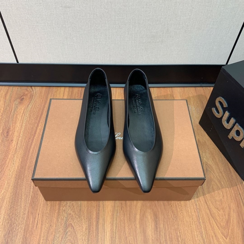 Other flat shoes
